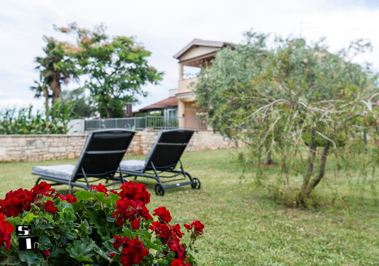 Charming Stone Cottage By The Sea Umag Exterior photo